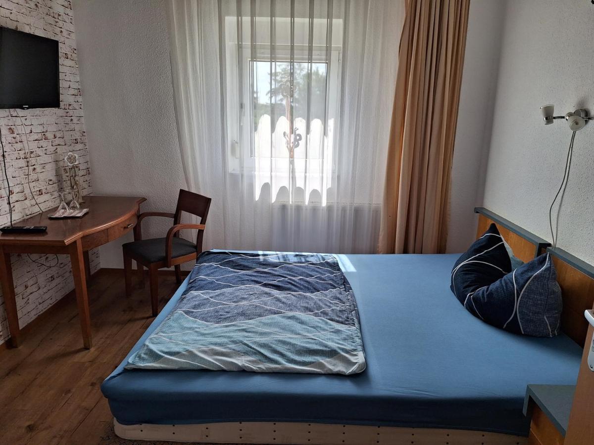 Gaststaette Und Pension Zur Schiene Merseburg Ngoại thất bức ảnh